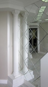 Зеркальная мозаика с пескоструйным узором