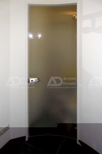 Распашная дверь из гнутого матового стекла "Бронза"